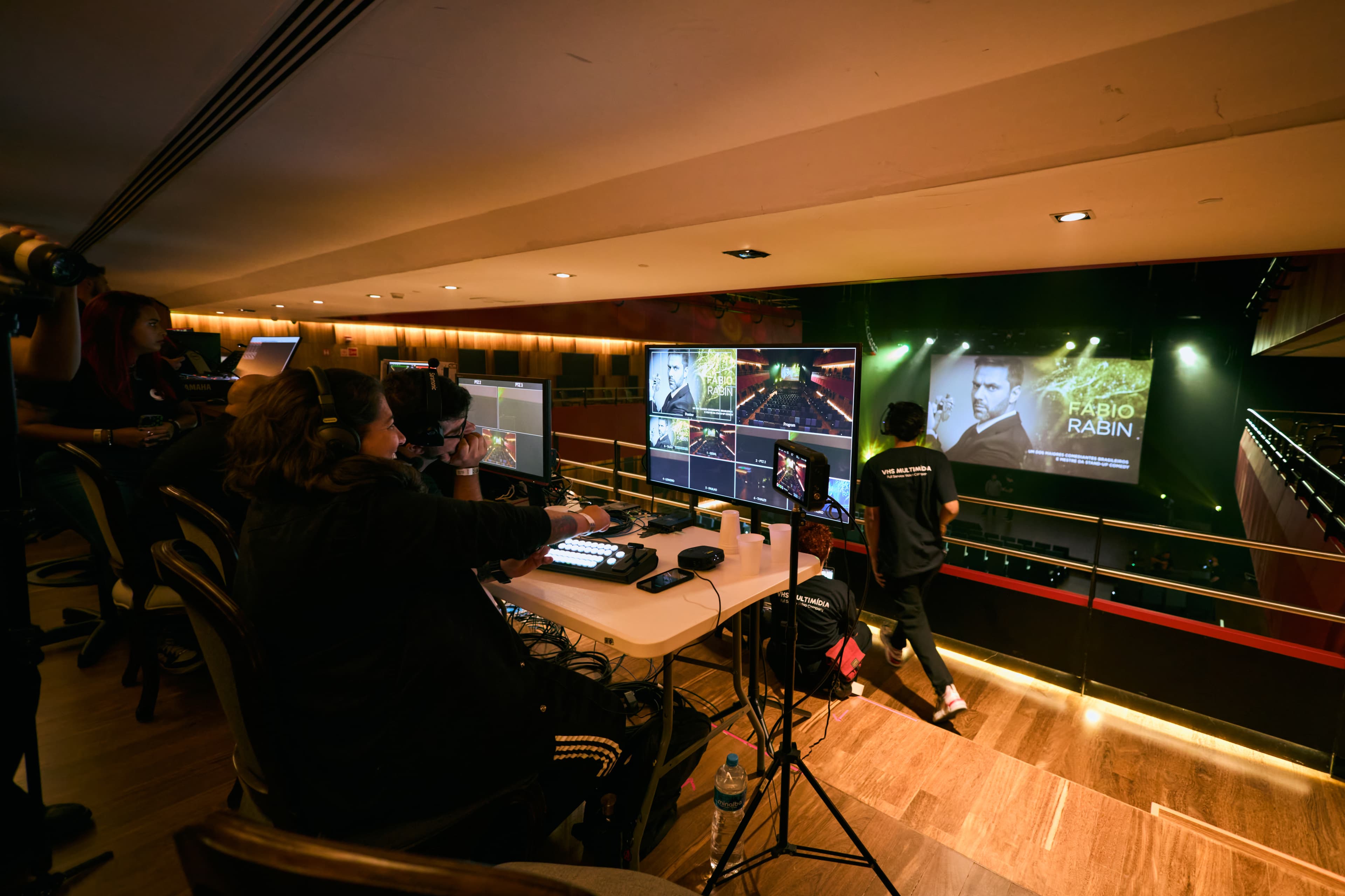 Equipe em produção publicitária