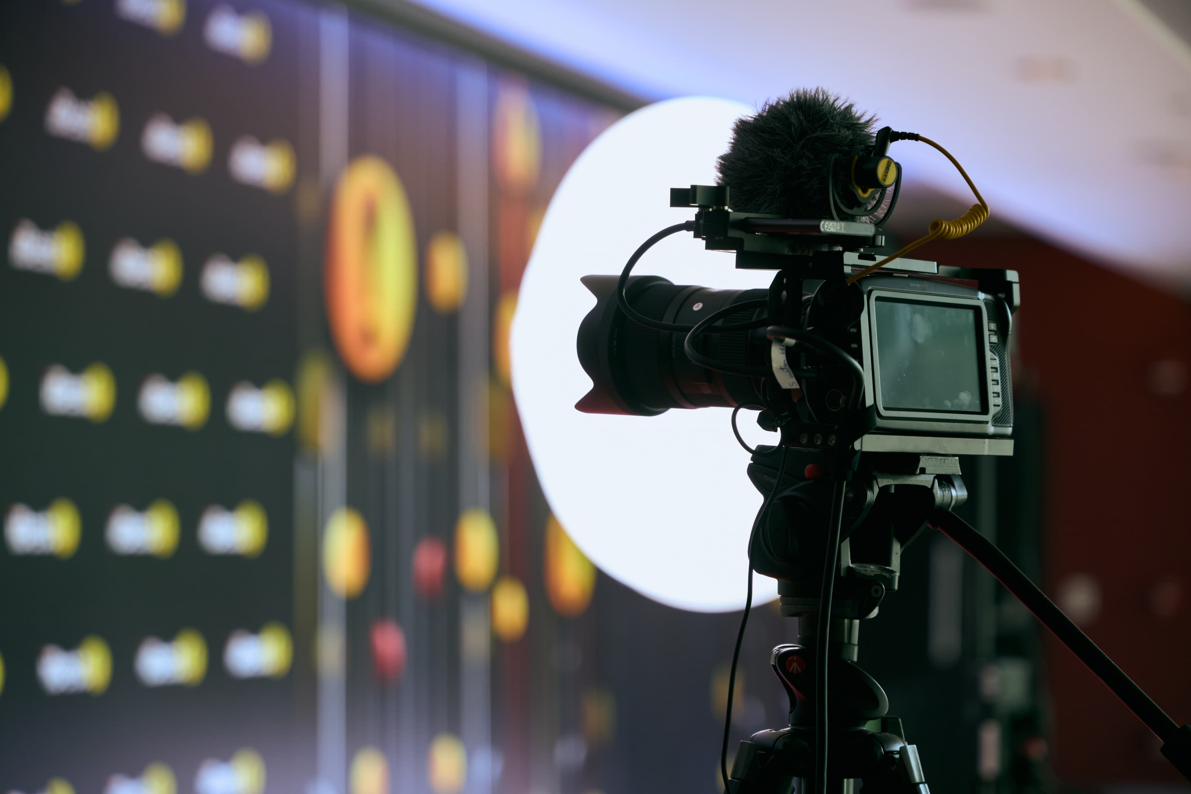 Equipe em produção publicitária